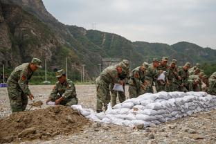 本赛季拜仁已两次在德甲单场打进8球，追平杜伊斯堡58年前纪录