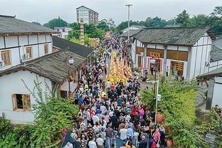 关键跳投完成救赎！乔治14中4仅拿12分4篮板