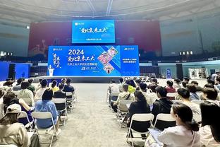 杀伤力十足！爱德华兹半场10中4&罚球11中11拿下21分